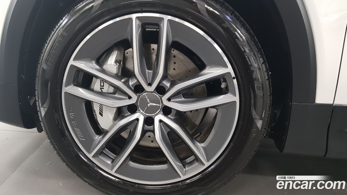 Mercedes-Benz GLB-Class AMG GLB35 4MATIC, 2025