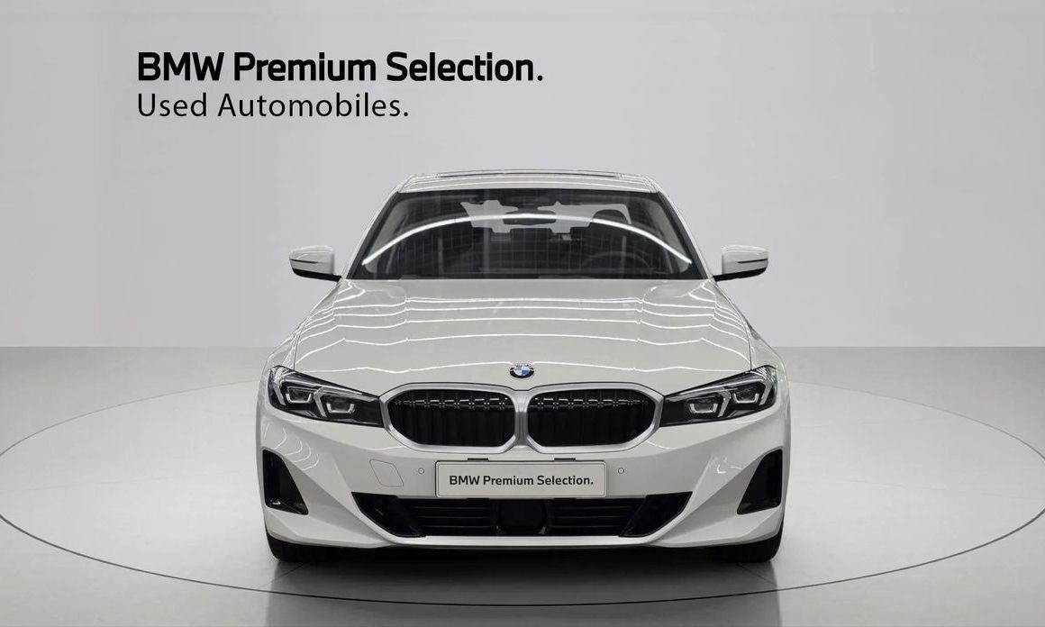 BMW 3-Series 320i, 2025