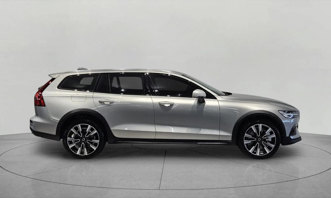 Volvo V60 B5 Ultimate AWD, 2024
