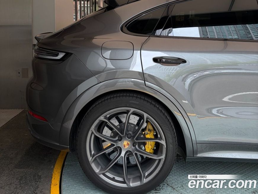 Porsche Cayenne 4.0 GTS Coupe, 2025