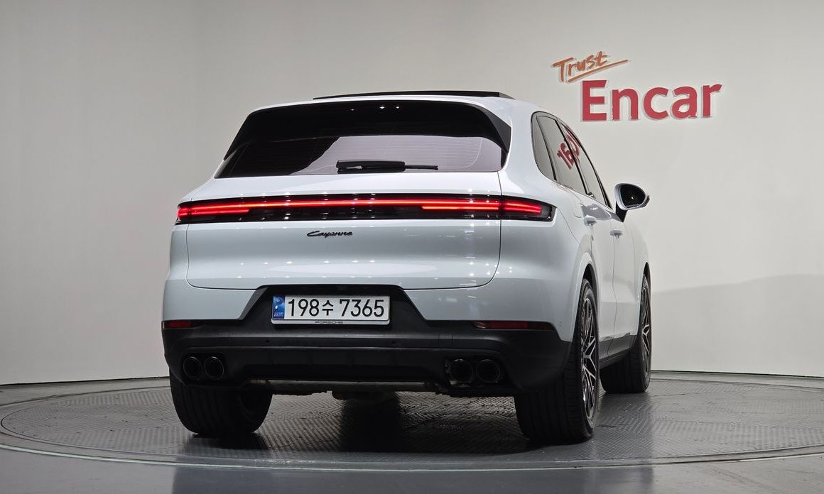 Porsche Cayenne 3.0, 2024