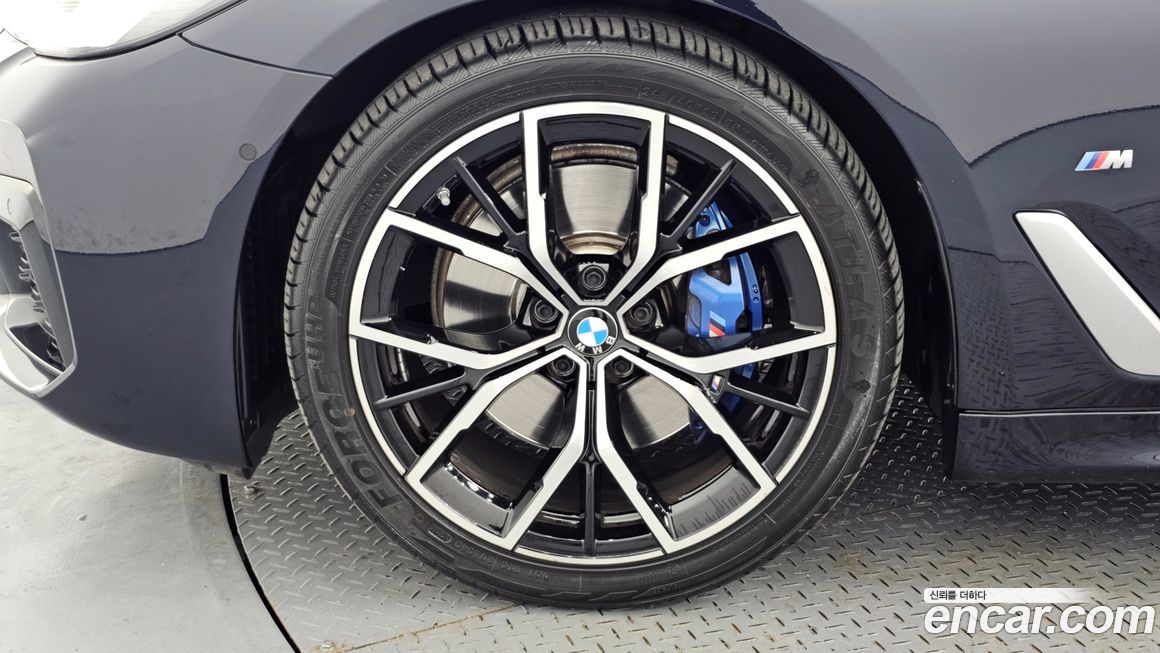 BMW 5-Series 530i M Sport Package, 2022