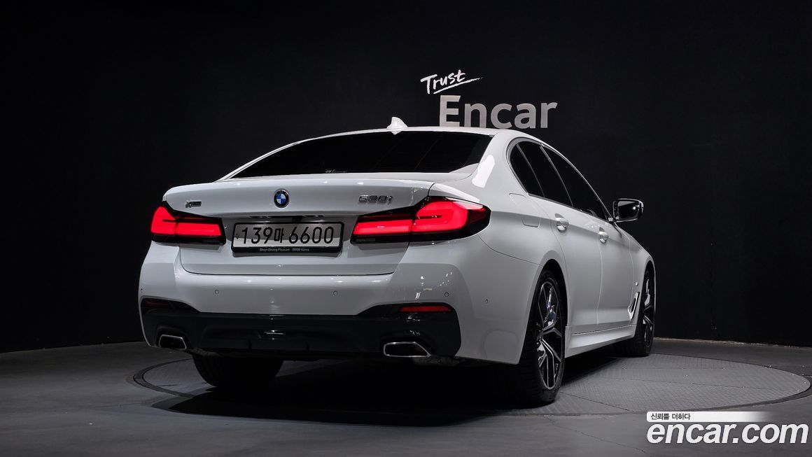 BMW 5-Series 530i xDrive M Sport Package, 2023