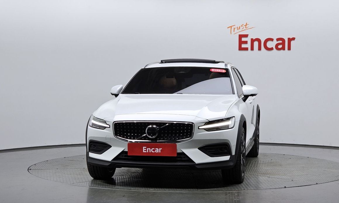 Volvo V60 B5 Ultimate AWD, 2024