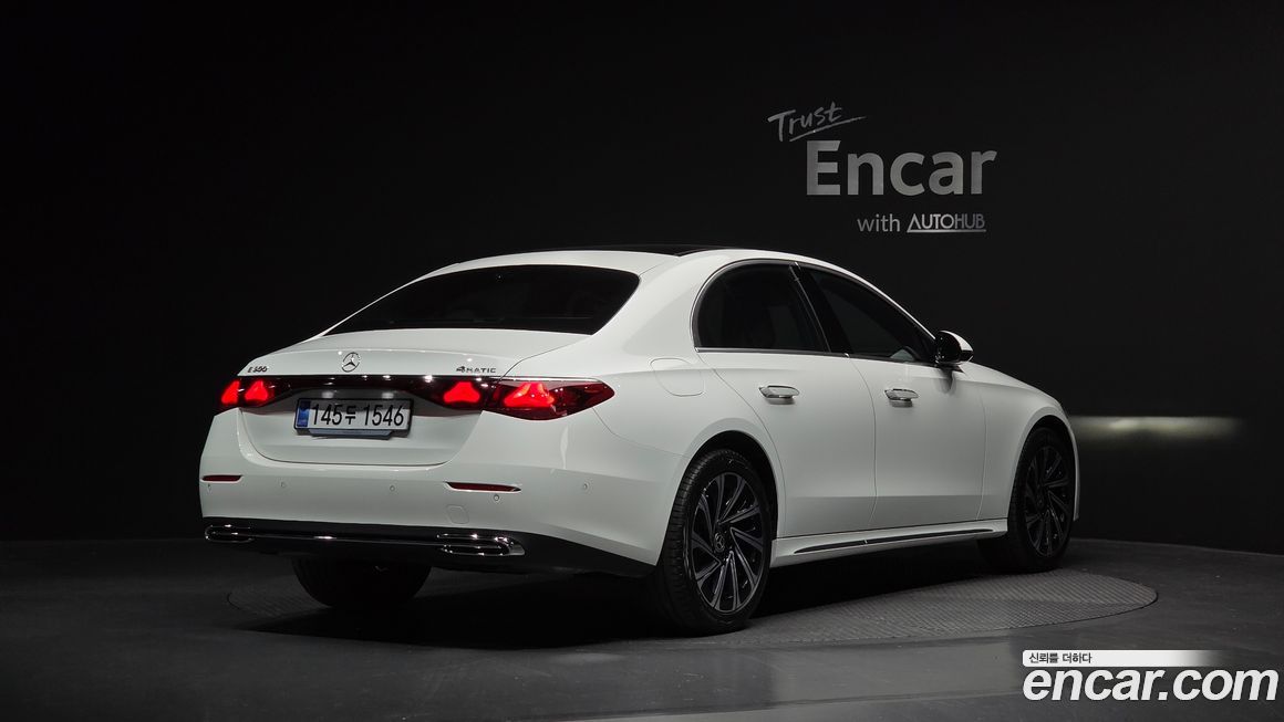 Mercedes-Benz E-Class E300 4MATIC Exclusive, 2025