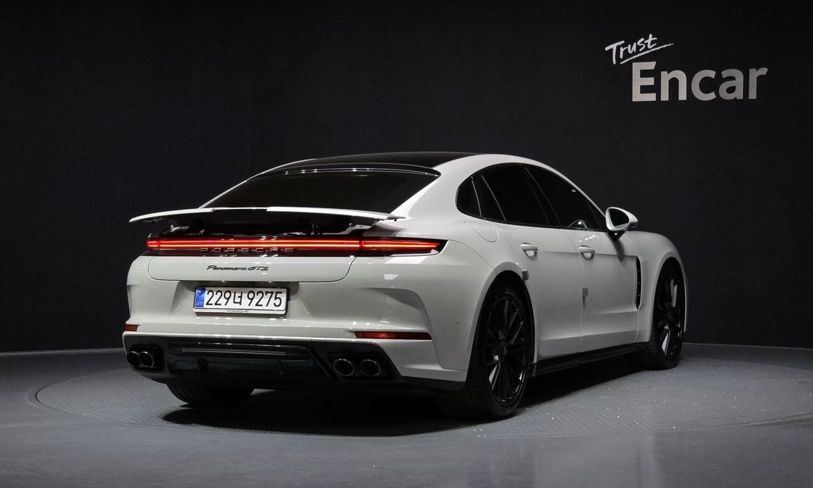 Porsche Panamera 4.0 GTS, 2025