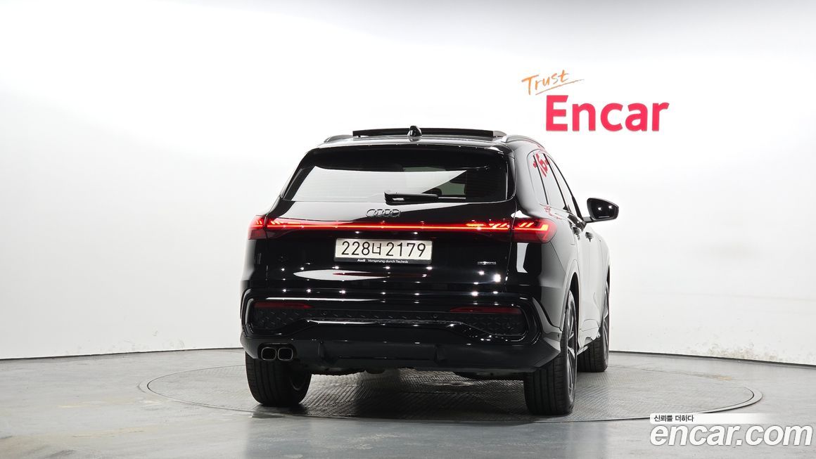 Audi Q5 40 TDI Quattro S Line Black Edition, 2025
