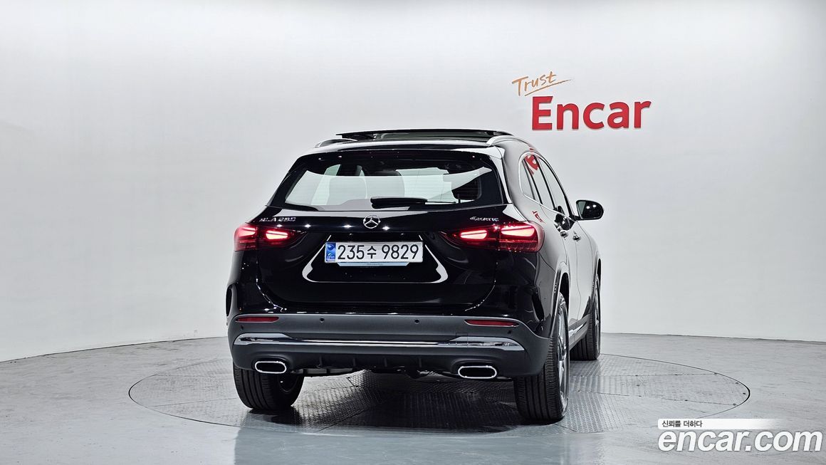 Mercedes-Benz GLA-Class GLA250 4MATIC, 2025