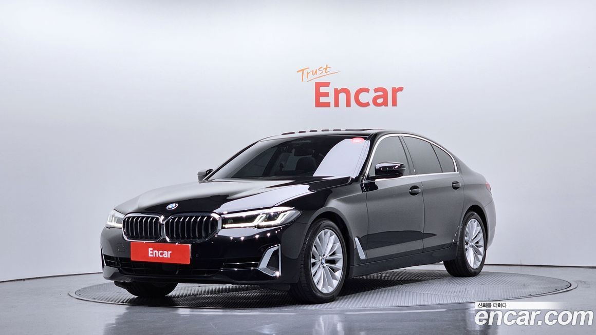 BMW 5-Series 520i Luxury, 2023