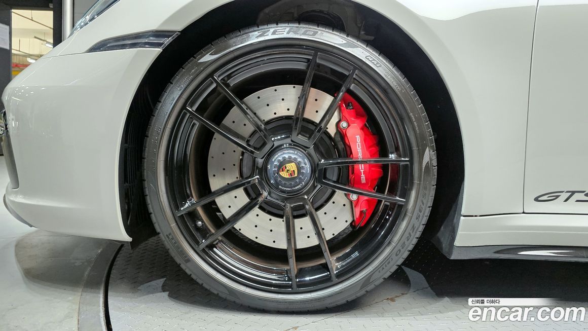 Porsche 911 Carrera 4 GTS Cabriolet, 2023