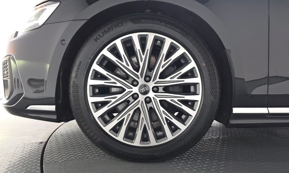 Audi A8 55 TFSI Quattro Premium LWB, 2023