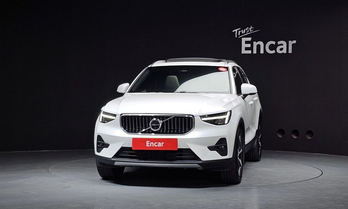 Volvo XC40 B4 Ultra Bright, 2025