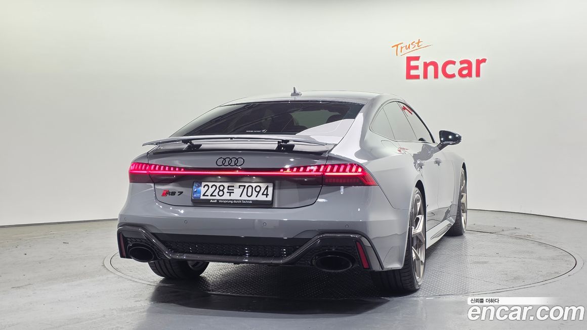 Audi RS7 4.0 TFSI Quattro Performance, 2025