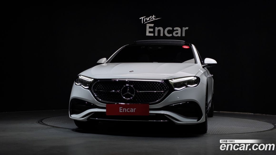 Mercedes-Benz E-Class E300 4MATIC AMG Line, 2025