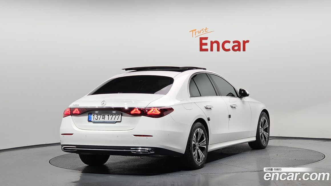 Mercedes-Benz E-Class E200 Avantgarde, 2025