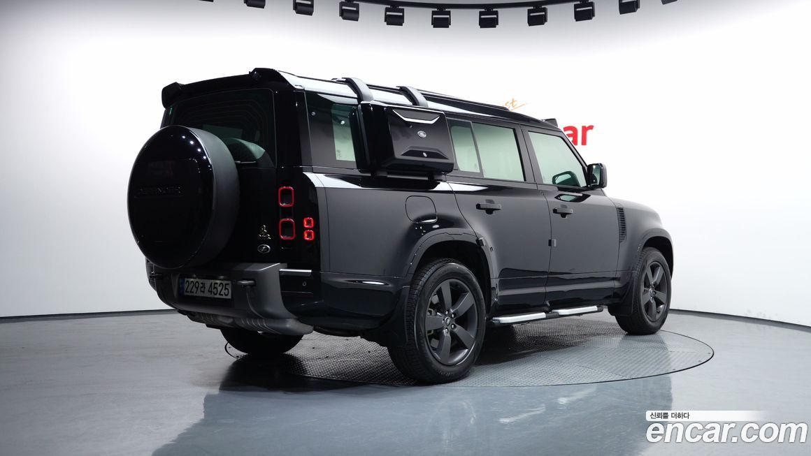 Land Rover Defender 130 D300 X-Dynamic HSE, 2023