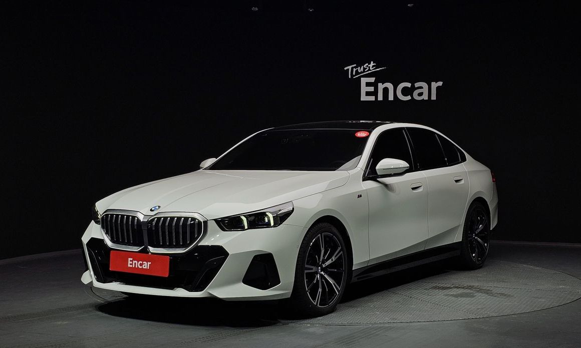 BMW 5-Series 530i xDrive M Sport, 2025