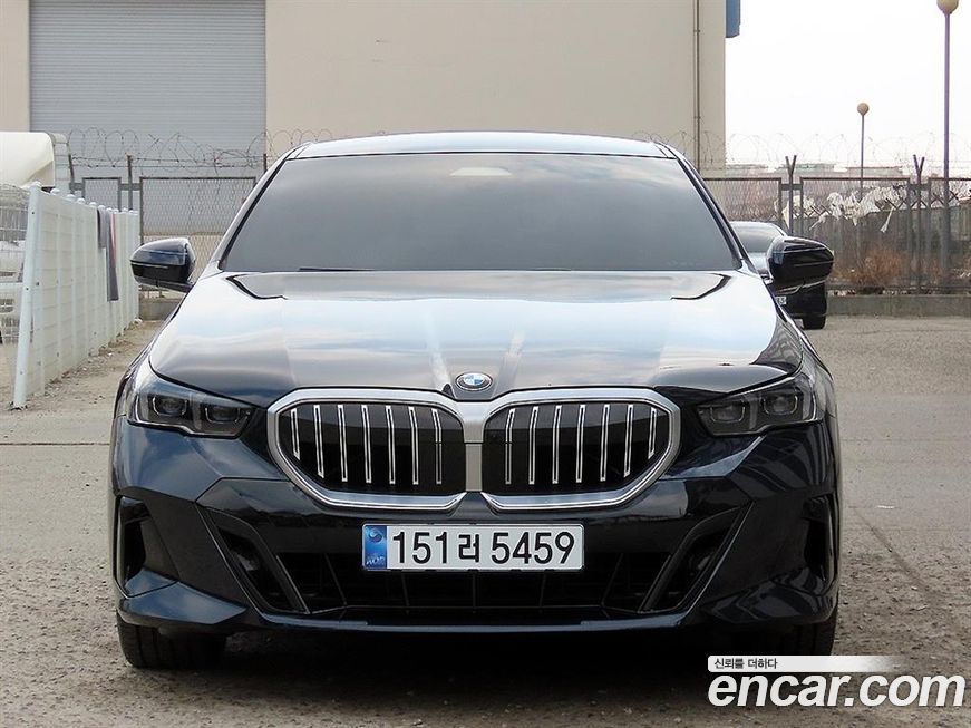 BMW 5-Series 530i xDrive M Sport, 2025