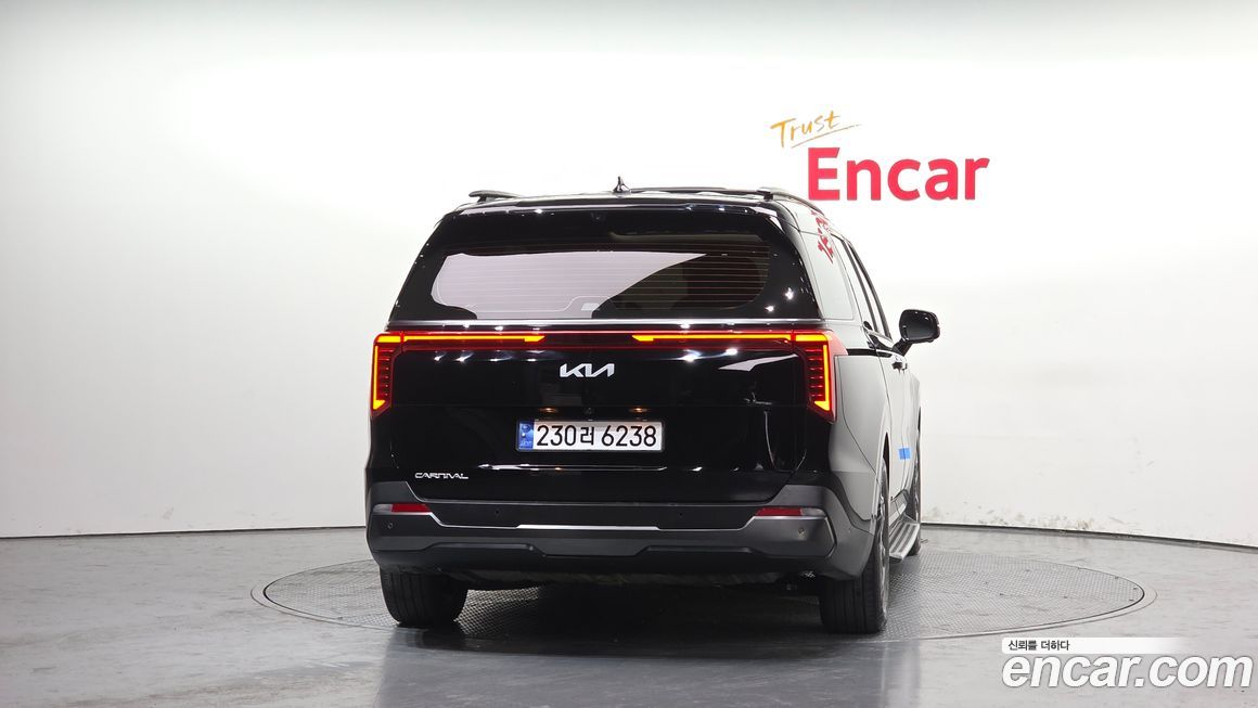 Kia Carnival 7-Seater Gravity, 2024
