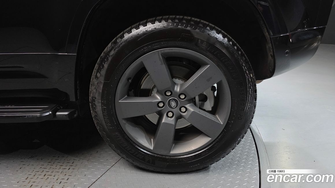 Land Rover Defender 110 D300 X-Dynamic HSE, 2025