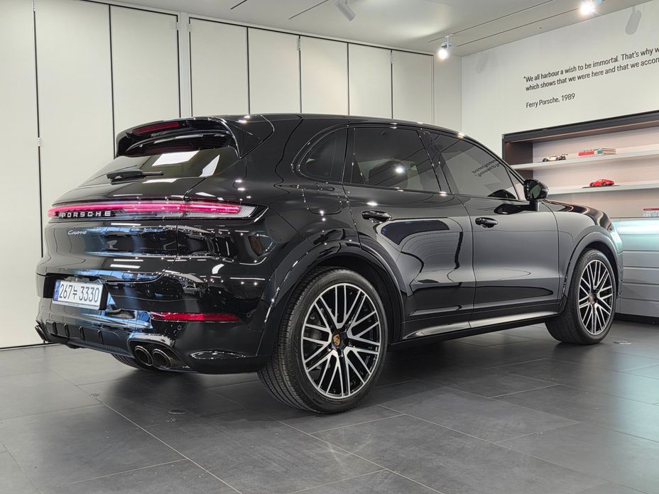 Porsche Cayenne 3.0, 2024