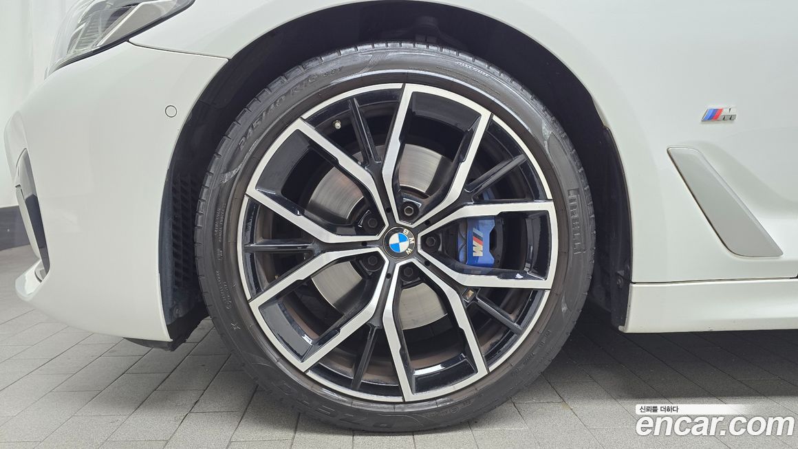 BMW 5-Series 530i M Sport Package, 2022