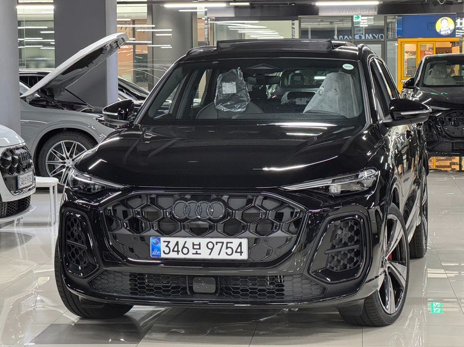 Audi Q5 40 TDI Quattro S Line Black Edition, 2025