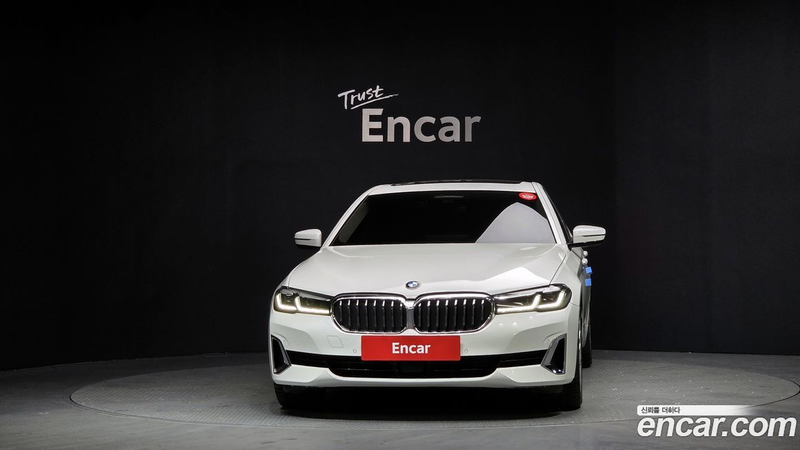 BMW 5-Series 523d Luxury, 2022