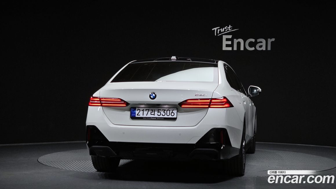 BMW 5-Series 520i M Sport, 2025