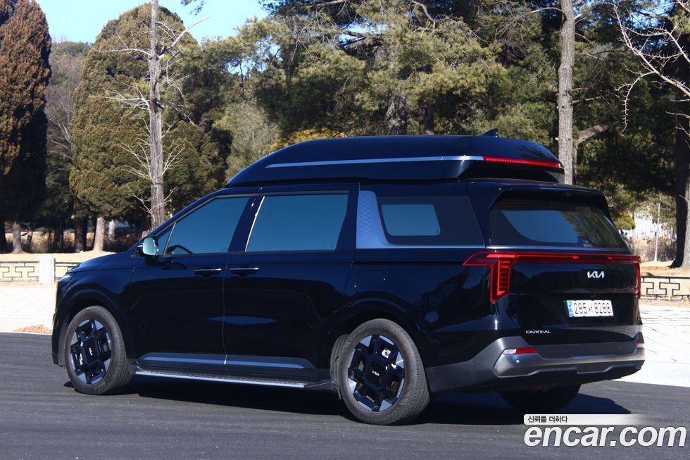 Kia Carnival 9-Seater Hi Limousine, 2024