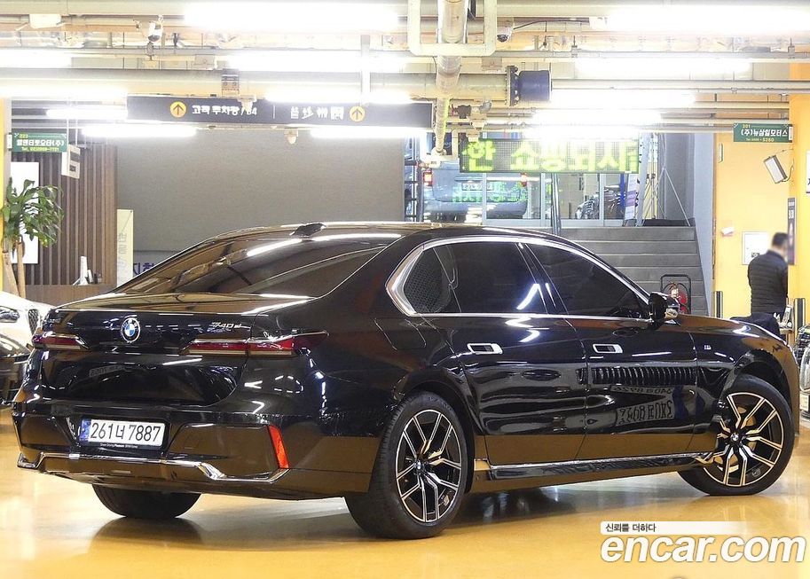 BMW 7-Series 740d xDrive M Sport, 2025