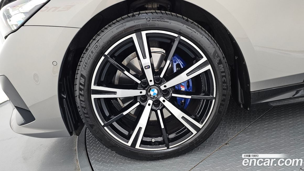BMW 5-Series 530i xDrive M Sport, 2025