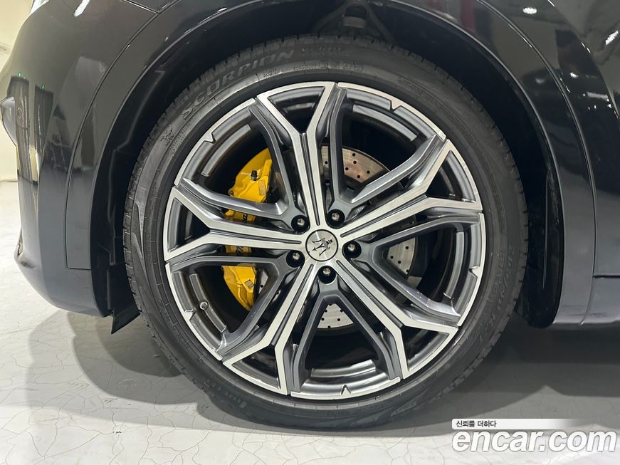 Maserati Levante 3.0 S AWD Modena, 2023