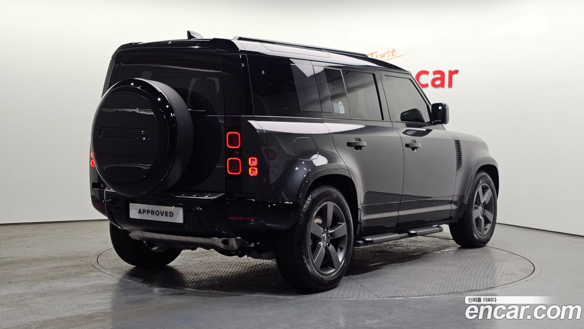 Land Rover Defender 110 P300 X-Dynamic SE, 2025