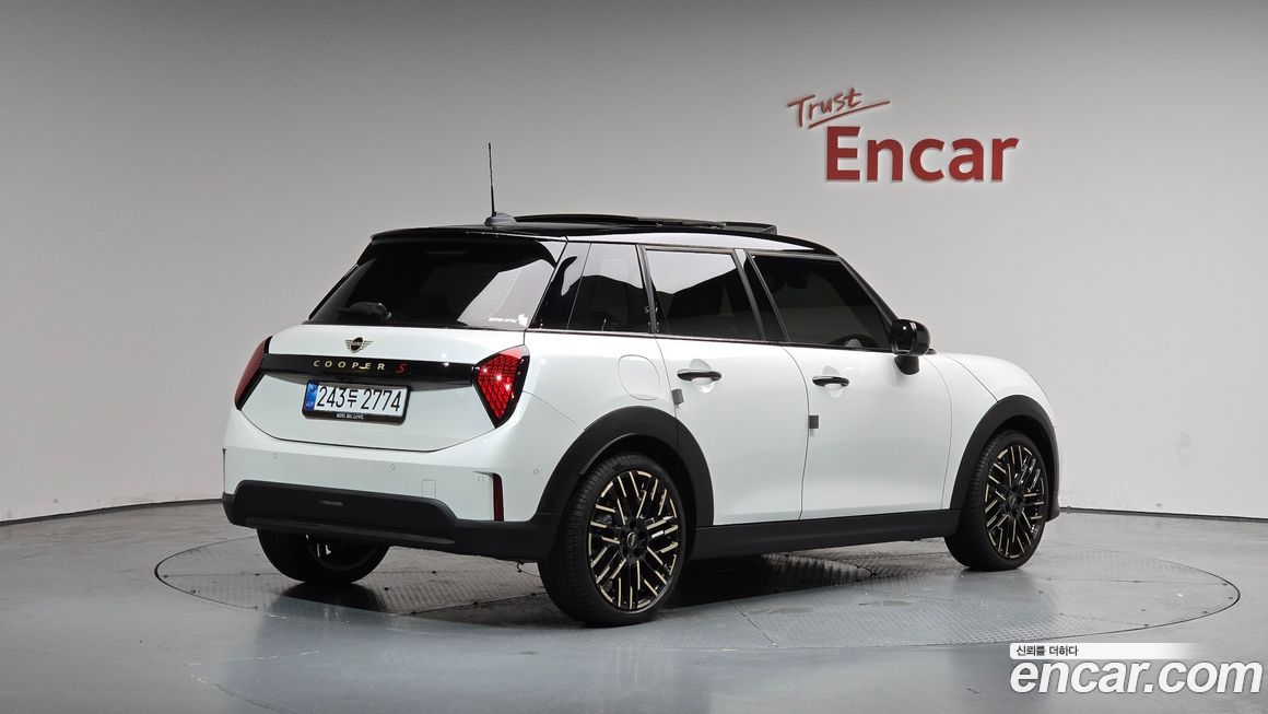 Mini Cooper 5 Door Favoured, 2025