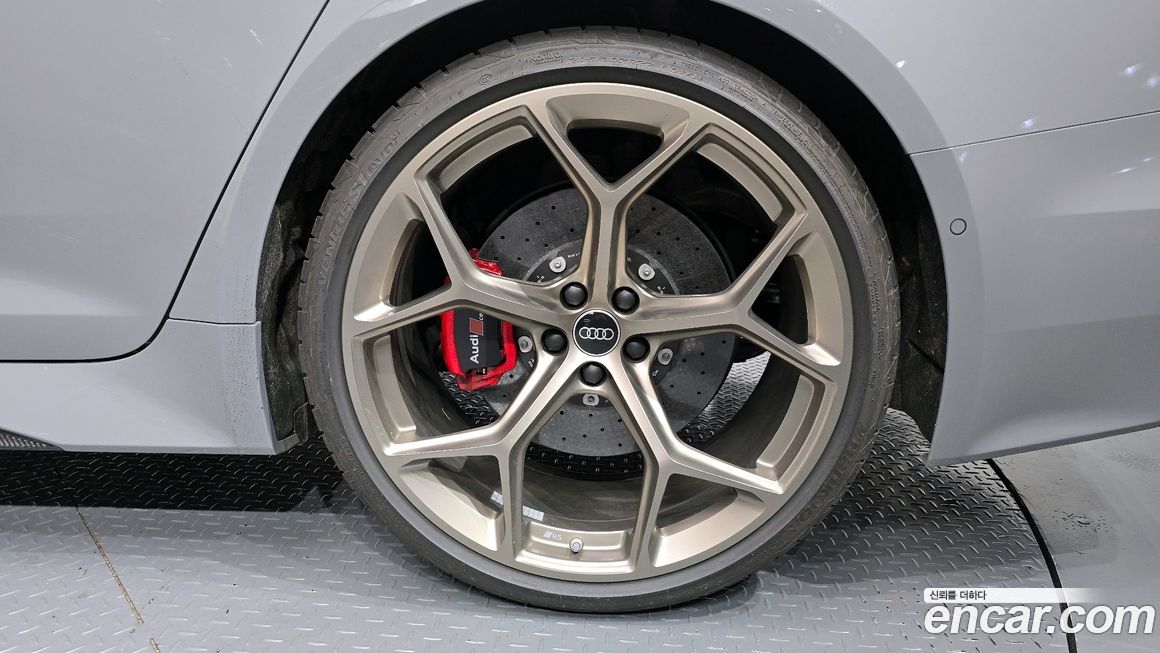 Audi RS6 4.0 TFSI Quattro Avant Performance, 2025