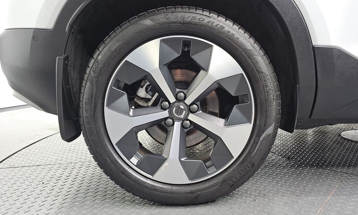 Volvo XC40 B4 Ultra Bright, 2025