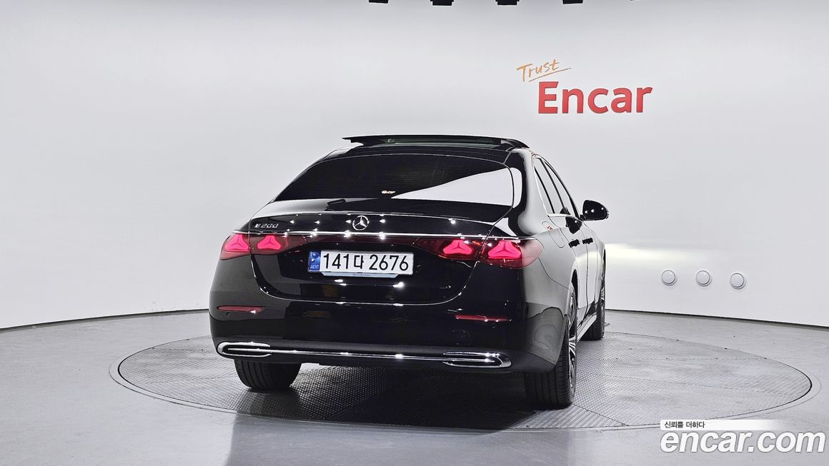 Mercedes-Benz E-Class E200 Avantgarde, 2025