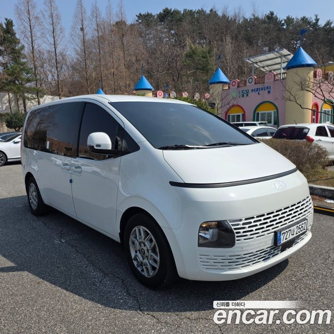 Hyundai Staria Tourer 11-Seater, 2025