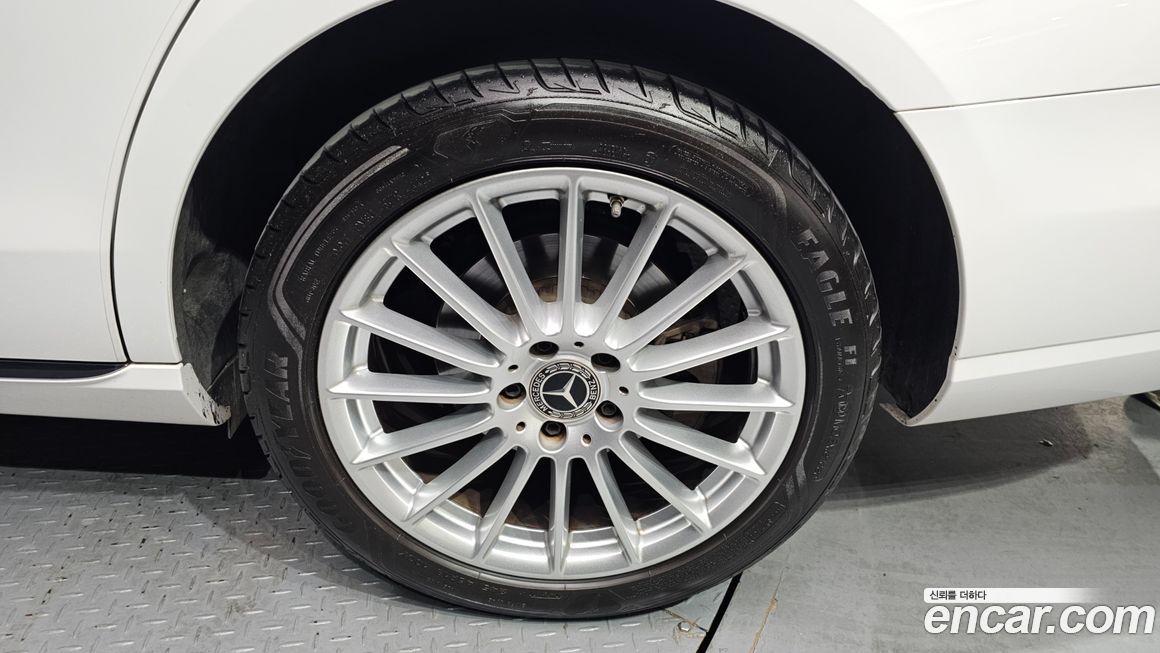 Mercedes-Benz E-Class E220d 4MATIC Exclusive, 2021