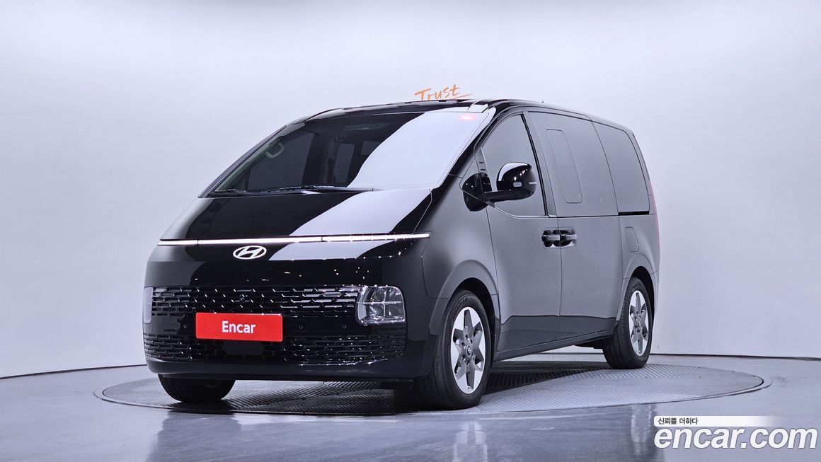 Hyundai Staria 4WD Tourer 9-Seater, 2025