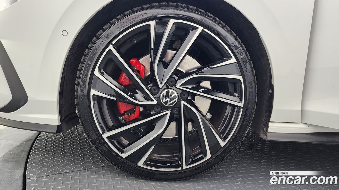 Volkswagen Golf 2.0 GTI, 2024