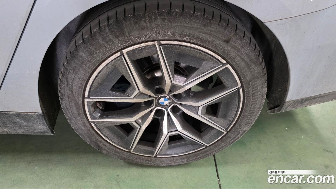 BMW 5-Series 523d M Sport, 2025