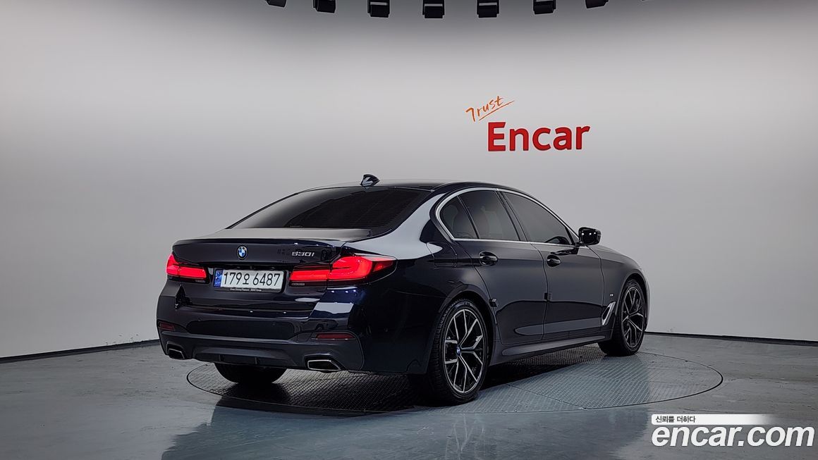 BMW 5-Series 530i M Sport Package, 2023