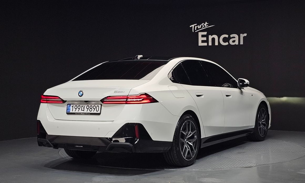 BMW 5-Series 520i M Sport, 2025