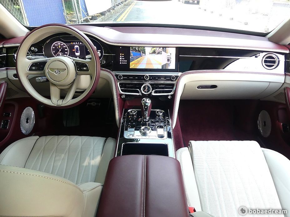Bentley Flying Spur 4.0 Azure, 2023