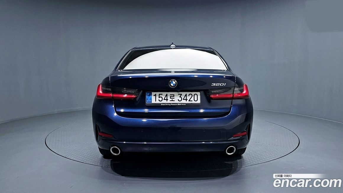 BMW 3-Series 320i, 2025