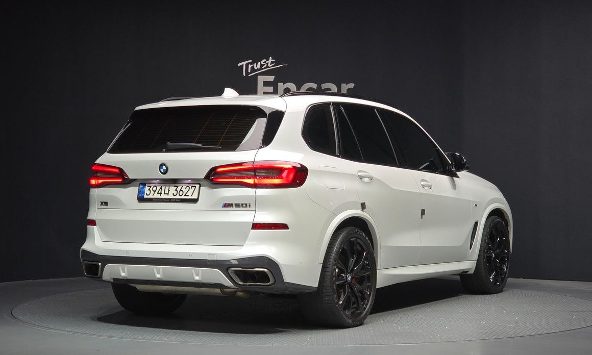 BMW X5 M50i, 2022