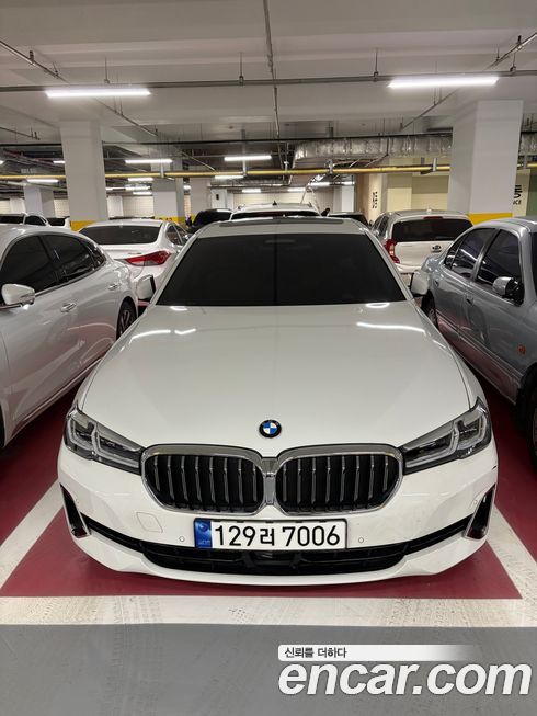 BMW 5-Series 520i Luxury, 2023