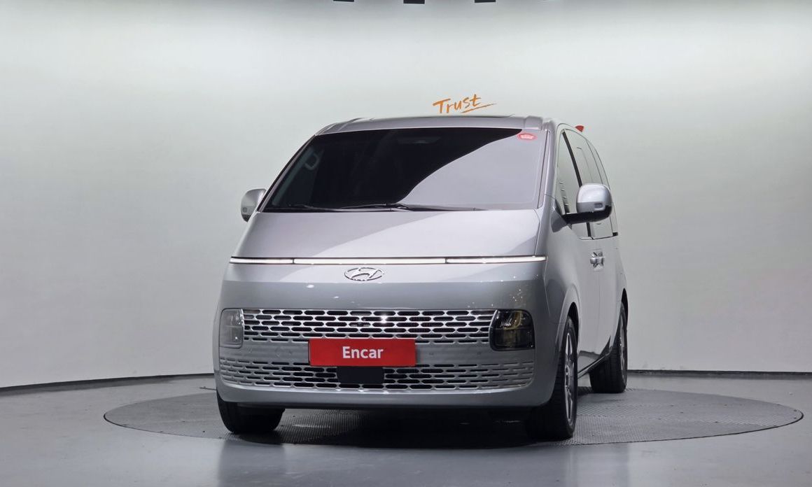 Hyundai Staria 4WD Tourer 9-Seater, 2023